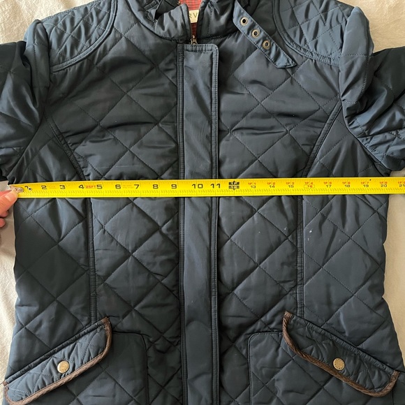 Orvis Quilted Navy Jacket - Picture 8 of 8